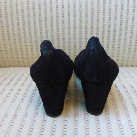 Chanel Black Metallic Suede Ruffle Toe Pumps - Picture 9 of 12